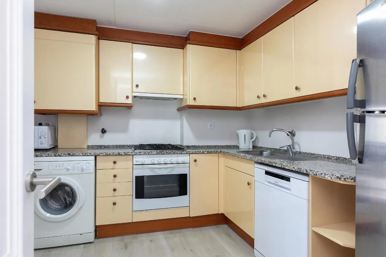 Hauzify I Apartaments Superbeach Platja d'Aro